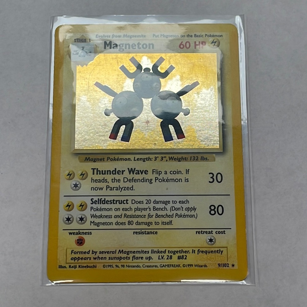 Magneton #9 Pokemon Base Set Holo